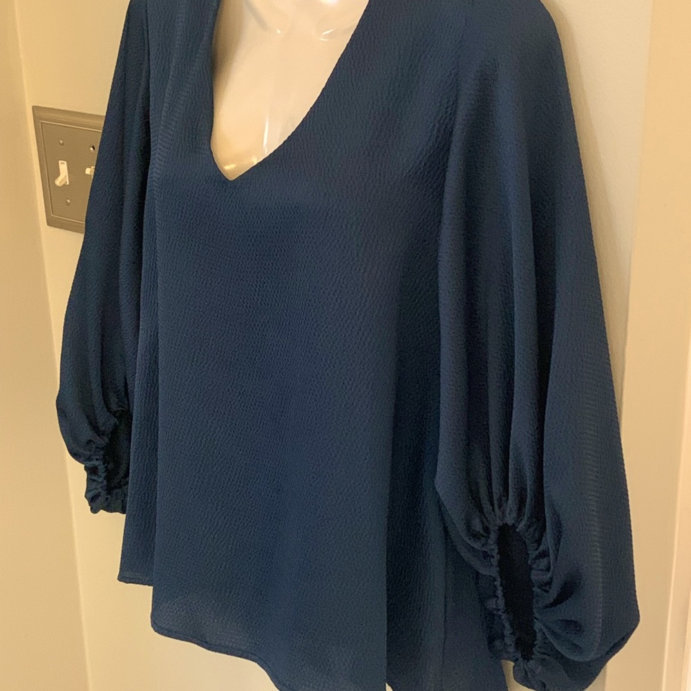 KLD Women's Top S 4-6 Dark Teal Blue Textured V-Neck balloon sleeves Career